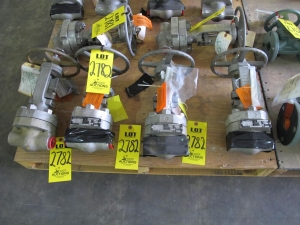 LOT (4) VALVES, GATE TYPE, 2" SIZE, 2735 PSI/680 DEGREE F RATING, SS MATERIAL, BUTT WELD CONNECTIONS, SA351 GRADE CF8M SPECIFICATION, DOUBLE DISC STYLE. ASME CLASS 1, PER 1983 SECTION III W/S 1983 ADDENDA PER SPEC NO. EB099 BSWE R/0, PART # 2"-1878-GATE-VALVE (W-51) LOADING & HANDLING FEE $15-
